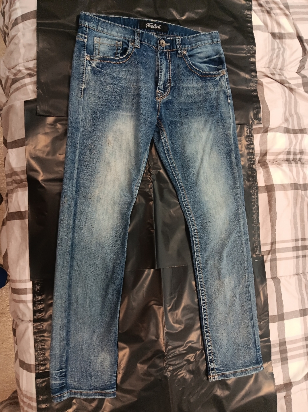 Slim Straight Men's Jeans in Faded Blue — Casual Everyday Fit 32x32